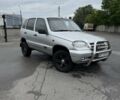 Серый Шевроле Нива, объемом двигателя 1.6 л и пробегом 186 тыс. км за 3800 $, фото 1 на Automoto.ua