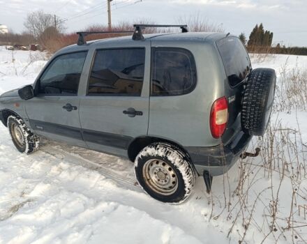 Серый Шевроле Нива, объемом двигателя 0 л и пробегом 140 тыс. км за 3600 $, фото 2 на Automoto.ua