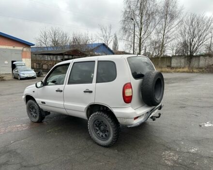 Сірий Шевроле Нива, об'ємом двигуна 1.7 л та пробігом 289 тис. км за 3900 $, фото 3 на Automoto.ua