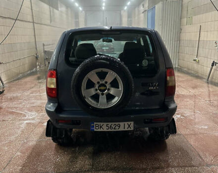 Сірий Шевроле Нива, об'ємом двигуна 1.69 л та пробігом 401 тис. км за 4600 $, фото 4 на Automoto.ua