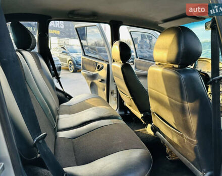 Сірий Шевроле Нива, об'ємом двигуна 1.7 л та пробігом 410 тис. км за 3850 $, фото 16 на Automoto.ua