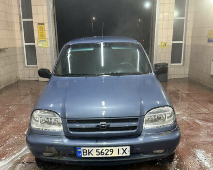 Сірий Шевроле Нива, об'ємом двигуна 1.69 л та пробігом 401 тис. км за 4600 $, фото 1 на Automoto.ua