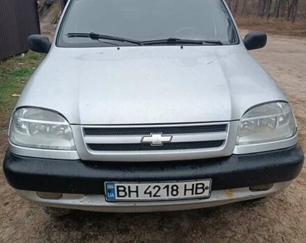 Серый Шевроле Нива, объемом двигателя 1.7 л и пробегом 193 тыс. км за 3000 $, фото 2 на Automoto.ua