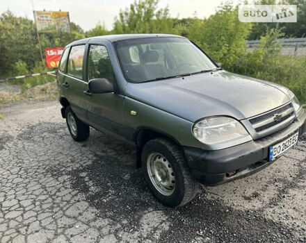Серый Шевроле Нива, объемом двигателя 1.69 л и пробегом 195 тыс. км за 2400 $, фото 12 на Automoto.ua