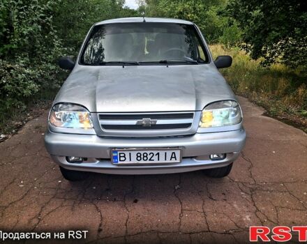 Сірий Шевроле Нива, об'ємом двигуна 1.7 л та пробігом 350 тис. км за 3300 $, фото 2 на Automoto.ua