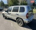 Серый Шевроле Нива, объемом двигателя 1.69 л и пробегом 380 тыс. км за 2700 $, фото 3 на Automoto.ua