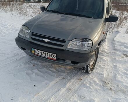 Серый Шевроле Нива, объемом двигателя 0 л и пробегом 140 тыс. км за 3600 $, фото 5 на Automoto.ua