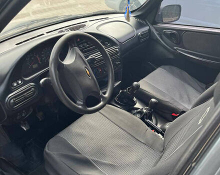 Сірий Шевроле Нива, об'ємом двигуна 1.7 л та пробігом 190 тис. км за 2800 $, фото 1 на Automoto.ua