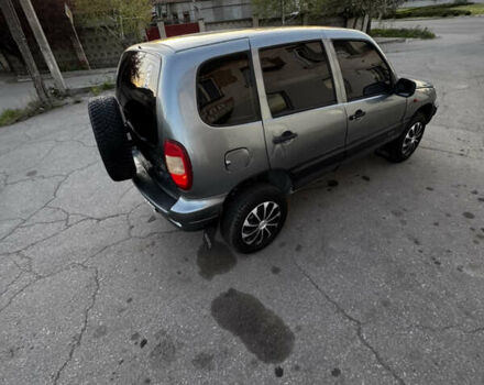 Сірий Шевроле Нива, об'ємом двигуна 1.7 л та пробігом 137 тис. км за 2700 $, фото 20 на Automoto.ua