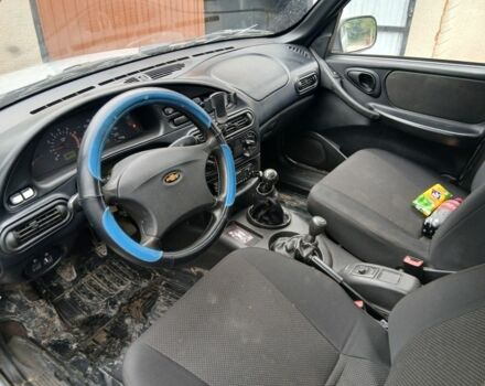 Сірий Шевроле Нива, об'ємом двигуна 0 л та пробігом 187 тис. км за 2600 $, фото 3 на Automoto.ua
