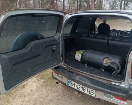 Серый Шевроле Нива, объемом двигателя 1.7 л и пробегом 193 тыс. км за 3000 $, фото 16 на Automoto.ua