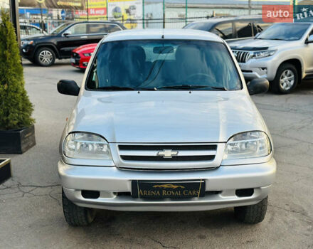 Сірий Шевроле Нива, об'ємом двигуна 1.7 л та пробігом 410 тис. км за 3850 $, фото 7 на Automoto.ua