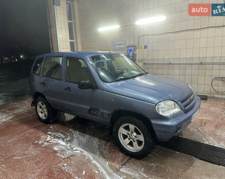 Сірий Шевроле Нива, об'ємом двигуна 1.69 л та пробігом 401 тис. км за 4600 $, фото 2 на Automoto.ua