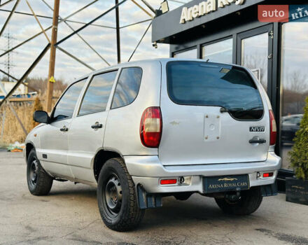 Сірий Шевроле Нива, об'ємом двигуна 1.7 л та пробігом 410 тис. км за 3850 $, фото 10 на Automoto.ua