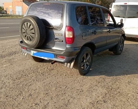 Серый Шевроле Нива, объемом двигателя 0 л и пробегом 210 тыс. км за 3500 $, фото 10 на Automoto.ua