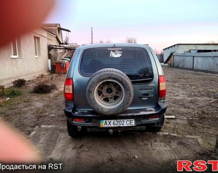 Сірий Шевроле Нива, об'ємом двигуна 1.7 л та пробігом 182 тис. км за 2000 $, фото 2 на Automoto.ua