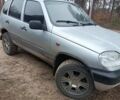 Серый Шевроле Нива, объемом двигателя 1.7 л и пробегом 193 тыс. км за 3000 $, фото 1 на Automoto.ua