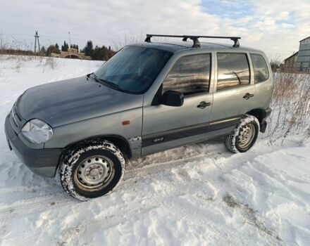 Серый Шевроле Нива, объемом двигателя 0 л и пробегом 140 тыс. км за 3600 $, фото 1 на Automoto.ua