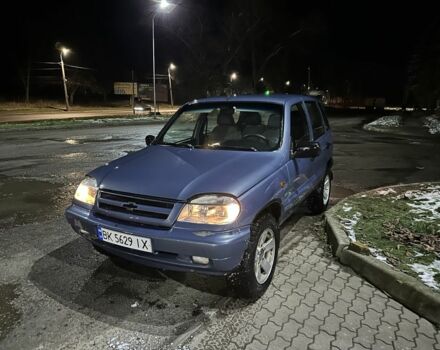 Сірий Шевроле Нива, об'ємом двигуна 1.7 л та пробігом 200 тис. км за 4600 $, фото 13 на Automoto.ua