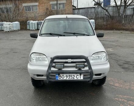 Сірий Шевроле Нива, об'ємом двигуна 1.7 л та пробігом 289 тис. км за 3900 $, фото 1 на Automoto.ua