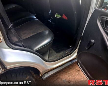 Сірий Шевроле Нива, об'ємом двигуна 1.7 л та пробігом 350 тис. км за 3300 $, фото 7 на Automoto.ua