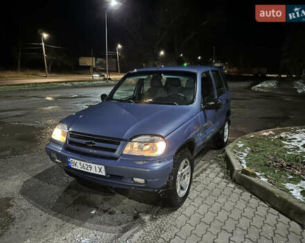 Сірий Шевроле Нива, об'ємом двигуна 1.69 л та пробігом 401 тис. км за 4600 $, фото 6 на Automoto.ua