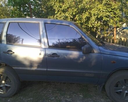 Серый Шевроле Нива, объемом двигателя 0 л и пробегом 210 тыс. км за 3500 $, фото 1 на Automoto.ua