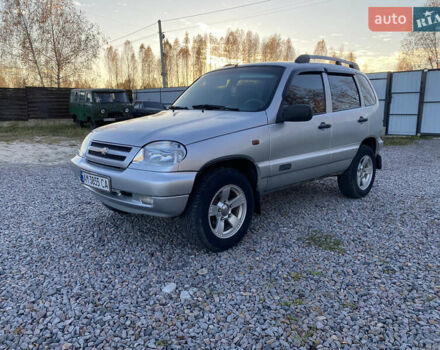 Серый Шевроле Нива, объемом двигателя 1.69 л и пробегом 270 тыс. км за 3350 $, фото 1 на Automoto.ua