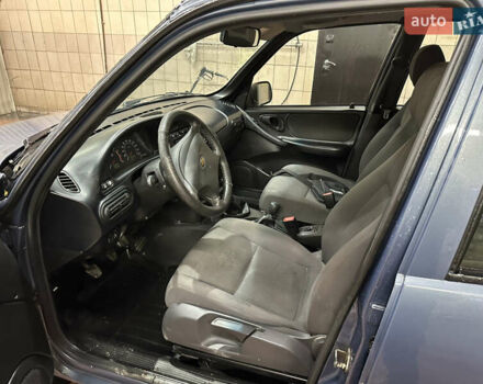 Сірий Шевроле Нива, об'ємом двигуна 1.69 л та пробігом 401 тис. км за 4600 $, фото 9 на Automoto.ua