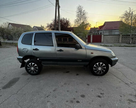 Сірий Шевроле Нива, об'ємом двигуна 1.7 л та пробігом 137 тис. км за 2700 $, фото 3 на Automoto.ua