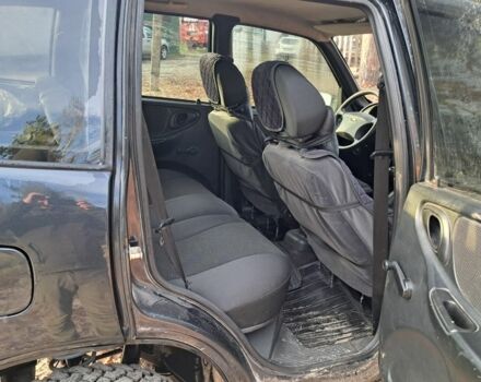 Серый Шевроле Нива, объемом двигателя 0 л и пробегом 148 тыс. км за 3800 $, фото 5 на Automoto.ua