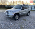 Серый Шевроле Нива, объемом двигателя 1.69 л и пробегом 270 тыс. км за 3350 $, фото 1 на Automoto.ua