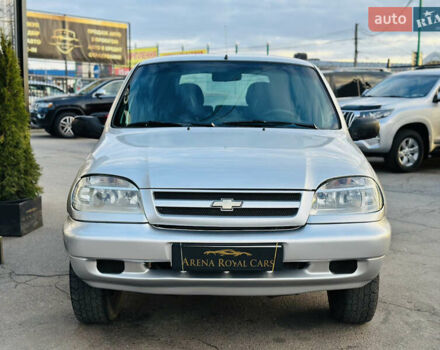 Сірий Шевроле Нива, об'ємом двигуна 1.7 л та пробігом 410 тис. км за 3850 $, фото 6 на Automoto.ua