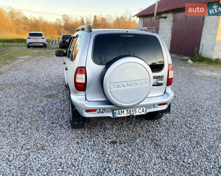 Серый Шевроле Нива, объемом двигателя 1.69 л и пробегом 270 тыс. км за 3350 $, фото 5 на Automoto.ua