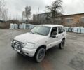 Сірий Шевроле Нива, об'ємом двигуна 1.7 л та пробігом 289 тис. км за 3900 $, фото 2 на Automoto.ua