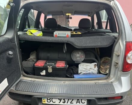 Сірий Шевроле Нива, об'ємом двигуна 1.7 л та пробігом 130 тис. км за 5299 $, фото 6 на Automoto.ua