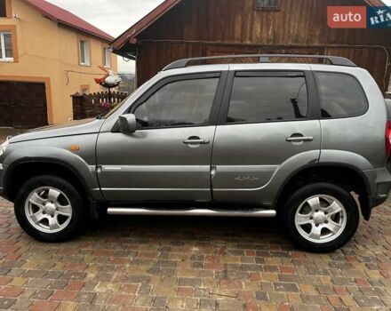 Серый Шевроле Нива, объемом двигателя 1.7 л и пробегом 144 тыс. км за 7500 $, фото 12 на Automoto.ua