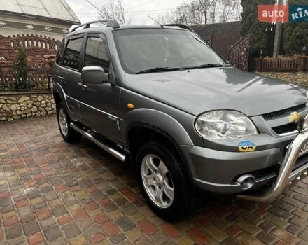 Серый Шевроле Нива, объемом двигателя 1.7 л и пробегом 144 тыс. км за 7500 $, фото 10 на Automoto.ua