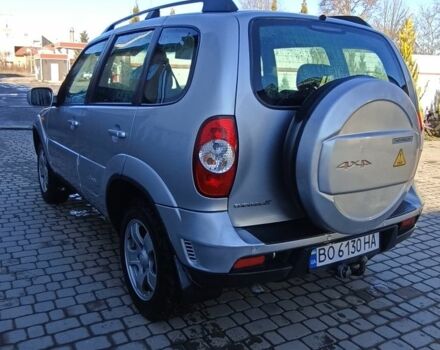 Серый Шевроле Нива, объемом двигателя 1.7 л и пробегом 140 тыс. км за 5500 $, фото 4 на Automoto.ua