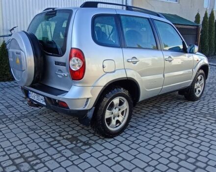 Серый Шевроле Нива, объемом двигателя 1.7 л и пробегом 140 тыс. км за 5500 $, фото 3 на Automoto.ua