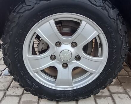 Серый Шевроле Нива, объемом двигателя 1.7 л и пробегом 140 тыс. км за 5500 $, фото 6 на Automoto.ua