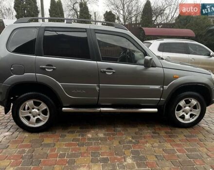 Серый Шевроле Нива, объемом двигателя 1.7 л и пробегом 144 тыс. км за 7500 $, фото 9 на Automoto.ua