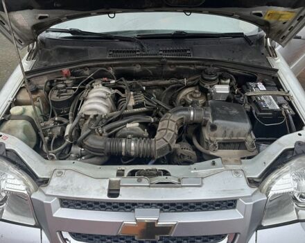 Сірий Шевроле Нива, об'ємом двигуна 1.7 л та пробігом 130 тис. км за 5299 $, фото 5 на Automoto.ua