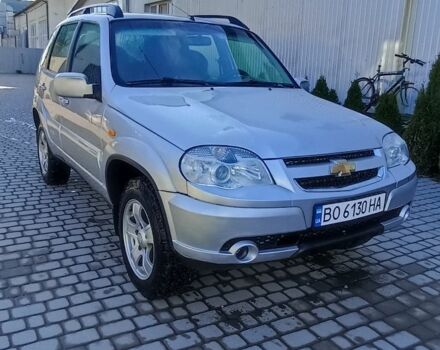 Серый Шевроле Нива, объемом двигателя 1.7 л и пробегом 140 тыс. км за 5500 $, фото 2 на Automoto.ua