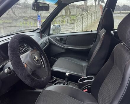 Сірий Шевроле Нива, об'ємом двигуна 1.7 л та пробігом 130 тис. км за 5299 $, фото 3 на Automoto.ua