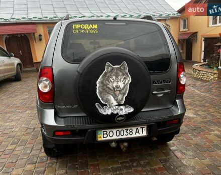 Серый Шевроле Нива, объемом двигателя 1.7 л и пробегом 144 тыс. км за 7500 $, фото 1 на Automoto.ua