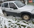 Серый Шевроле Нива, объемом двигателя 1.69 л и пробегом 270 тыс. км за 3450 $, фото 6 на Automoto.ua