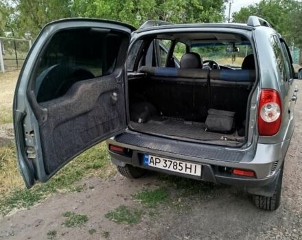 Серый Шевроле Нива, объемом двигателя 0 л и пробегом 141 тыс. км за 6000 $, фото 7 на Automoto.ua