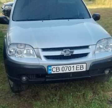 Серый Шевроле Нива, объемом двигателя 1.69 л и пробегом 155 тыс. км за 5200 $, фото 3 на Automoto.ua