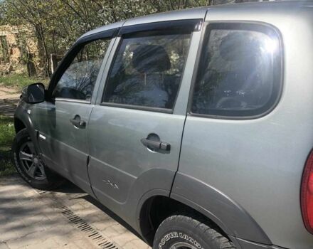 Сірий Шевроле Нива, об'ємом двигуна 1.7 л та пробігом 75 тис. км за 5700 $, фото 7 на Automoto.ua
